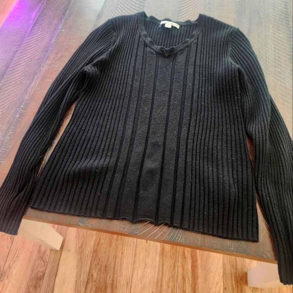 Carolyn Taylor black sweater size L